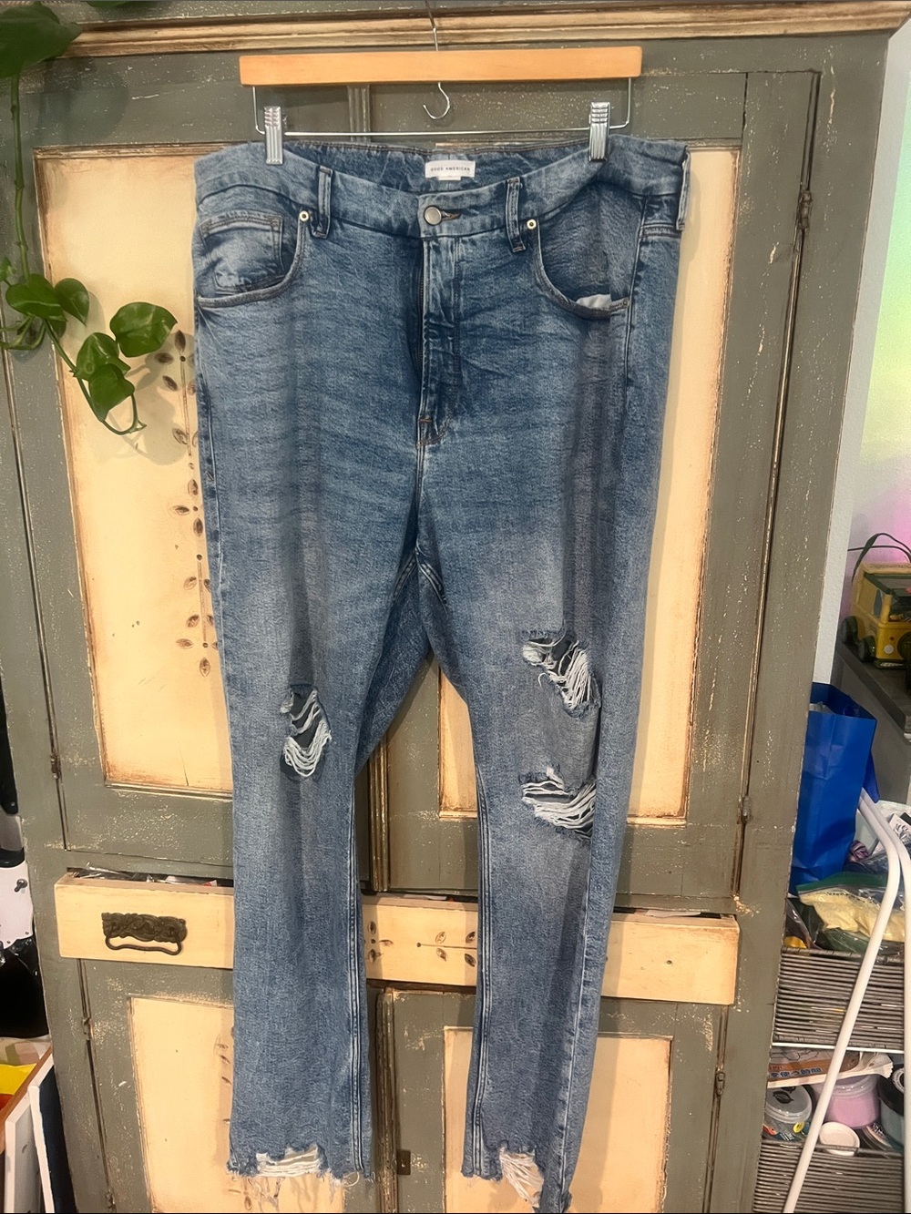 Good American 90’s Icon Straight Jeans